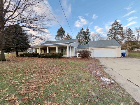 Tiny photo for 108 E 37th Street, Davenport, IA 52806 (MLS # 100000040)