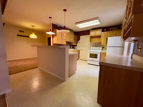 Tiny photo for 108 E 37th Street, Davenport, IA 52806 (MLS # 100000040)