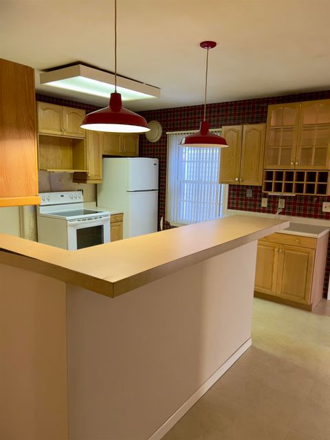 Tiny photo for 108 E 37th Street, Davenport, IA 52806 (MLS # 100000040)