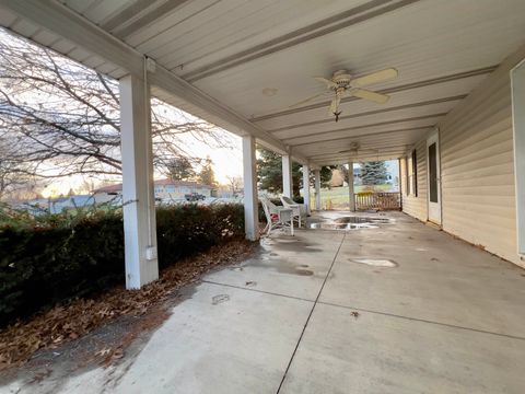 Tiny photo for 108 E 37th Street, Davenport, IA 52806 (MLS # 100000040)