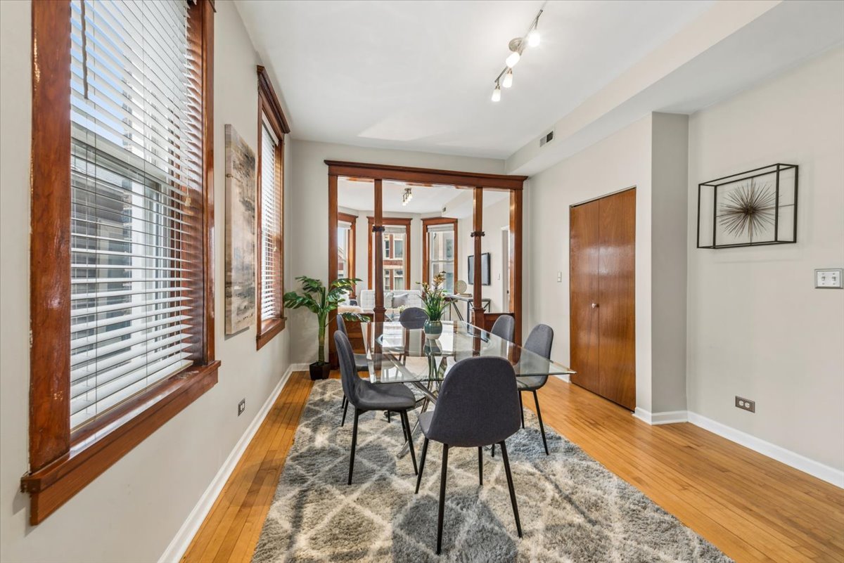 1537 W Augusta Boulevard 2F