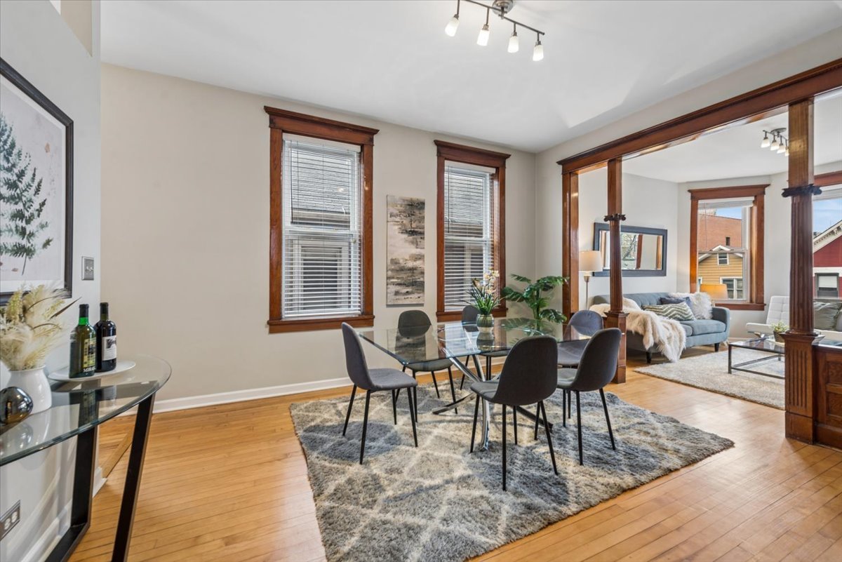 1537 W Augusta Boulevard 2F