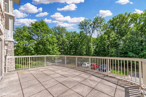 Tiny photo for 425 Benjamin Drive #302, Vernon Hills, IL 60061 (MLS # 12755605)