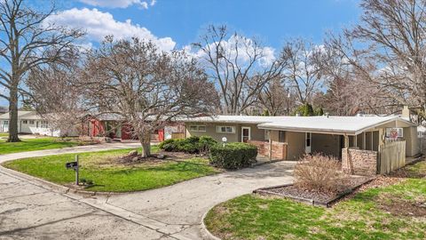 Tiny photo for 1421 Cambridge Drive, Champaign, IL 61821 (MLS # 12592036)