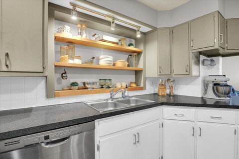 Tiny photo for 1421 Cambridge Drive, Champaign, IL 61821 (MLS # 12592036)