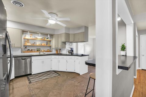 Tiny photo for 1421 Cambridge Drive, Champaign, IL 61821 (MLS # 12592036)