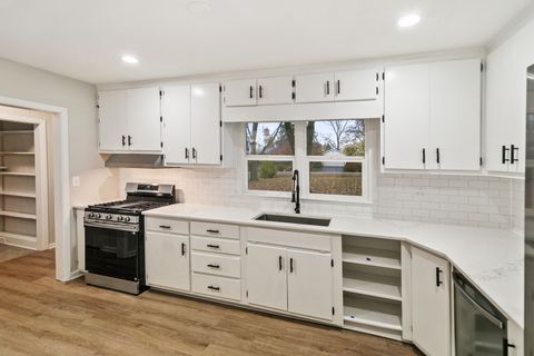 Tiny photo for 615 Polo Drive, Wheaton, IL 60187 (MLS # 12539241)