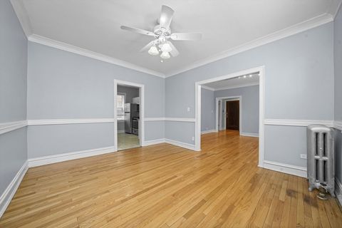 Tiny photo for 854 Washington Boulevard #1, Oak Park, IL 60302 (MLS # 12589336)