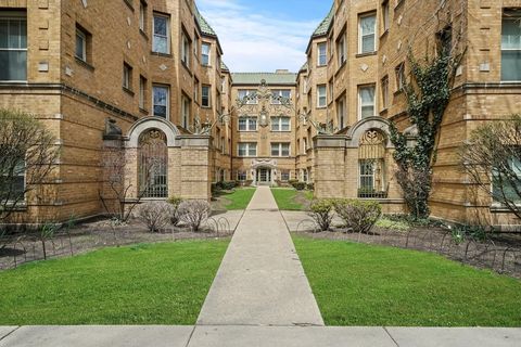 Photo of 854 Washington Boulevard #1, Oak Park, IL 60302 (MLS # 12589336)