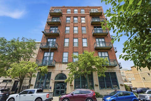 Photo of 1632 S Indiana Avenue #304, Chicago, IL 60616 (MLS # 12675517)