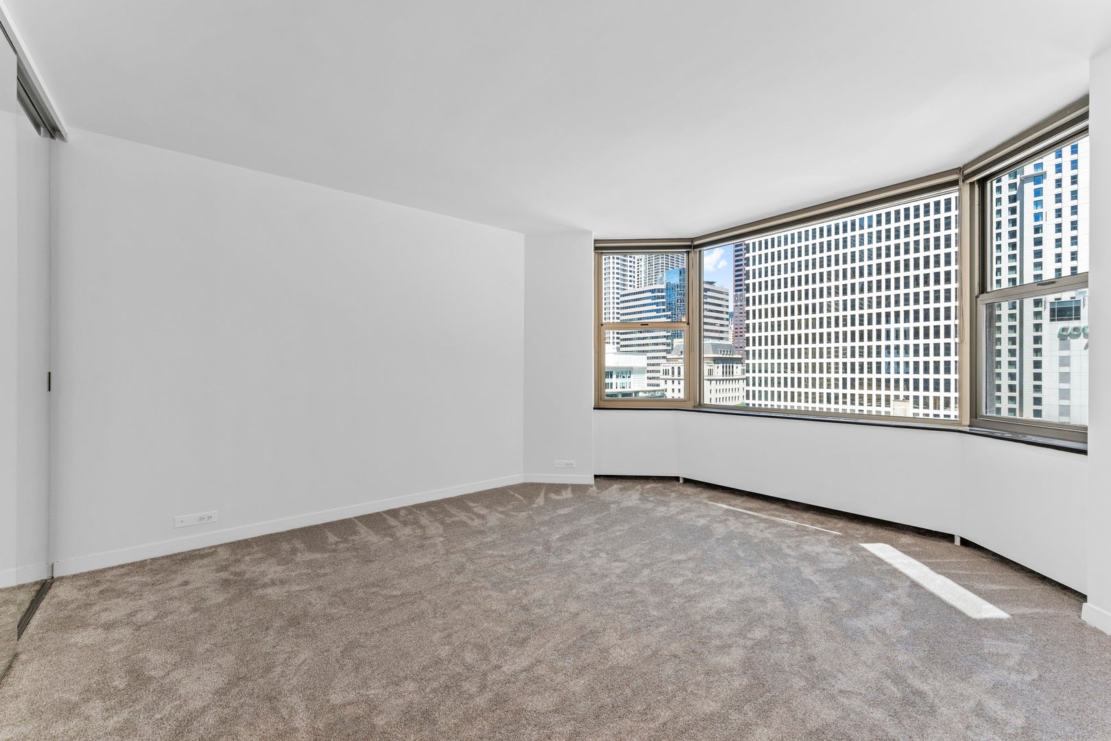 535 N Michigan Avenue 909
