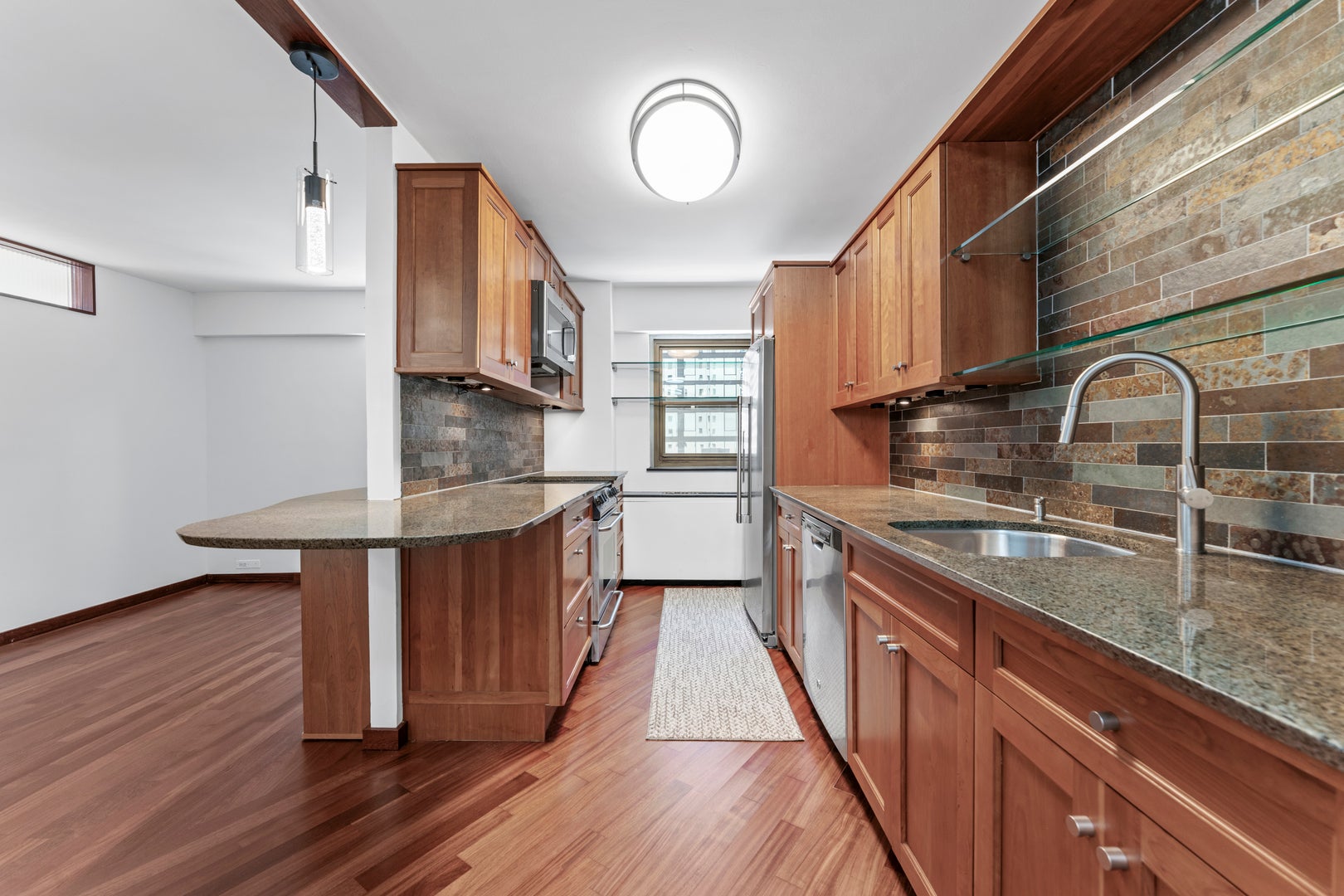 535 N Michigan Avenue 909