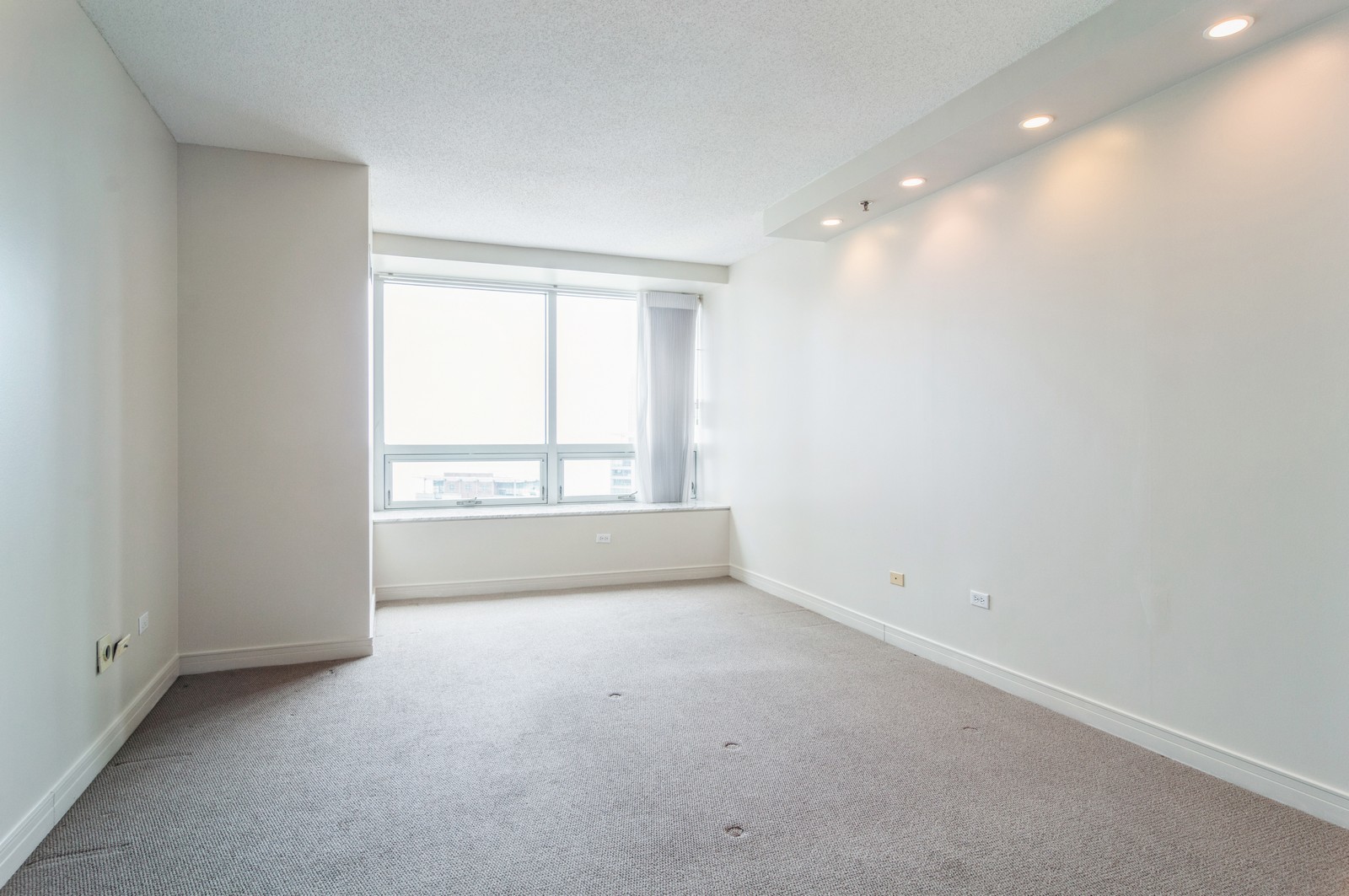 512 N McClurg Court 3205