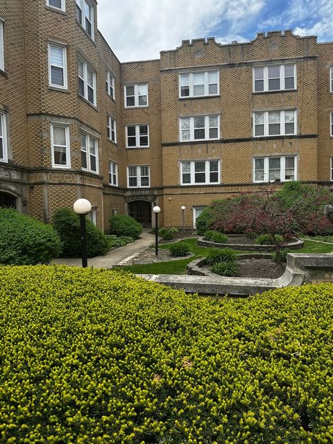 Photo of 6316 N RICHMOND Street #2A, Chicago, IL 60659 (MLS # 12589278)