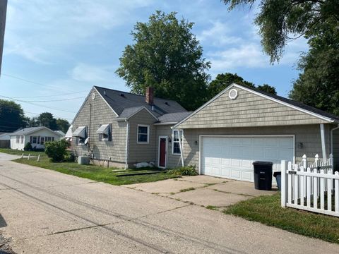 Tiny photo for 1930 31st Street A, Moline, IL 61265 (MLS # 100000408)