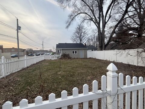 Tiny photo for 1930 31st Street A, Moline, IL 61265 (MLS # 100000408)