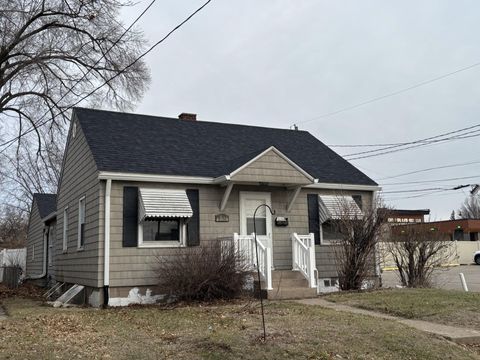Photo of 1930 31st Street A, Moline, IL 61265 (MLS # 100000408)
