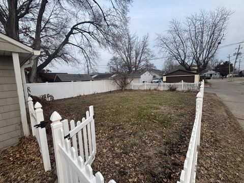 Tiny photo for 1930 31st Street A, Moline, IL 61265 (MLS # 100000408)