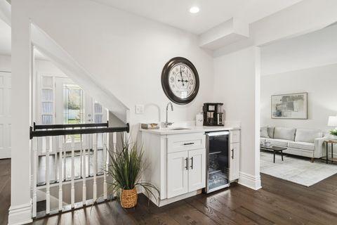 Tiny photo for 1653 N Douglas Avenue, Arlington Heights, IL 60004 (MLS # 12647501)