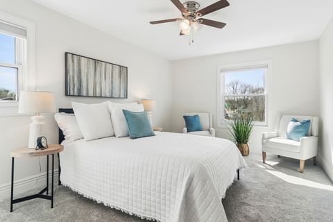 Tiny photo for 1653 N Douglas Avenue, Arlington Heights, IL 60004 (MLS # 12647501)