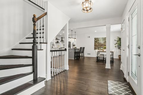 Tiny photo for 1653 N Douglas Avenue, Arlington Heights, IL 60004 (MLS # 12647501)