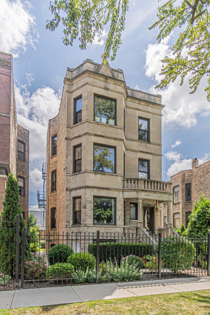 3261 W PALMER Street 2