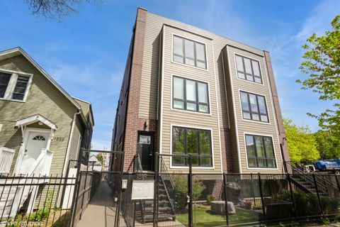 1819 N St Louis Avenue 1FN Chicago IL 60647