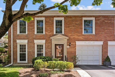 Photo of 727 Raleigh Court, Northbrook, IL 60062 (MLS # 12685965)
