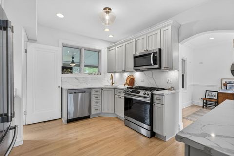 Tiny photo for 20 45th Street, Western Springs, IL 60558 (MLS # 12630035)