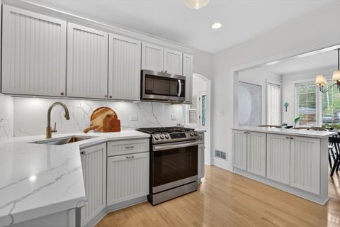 Tiny photo for 20 45th Street, Western Springs, IL 60558 (MLS # 12630035)