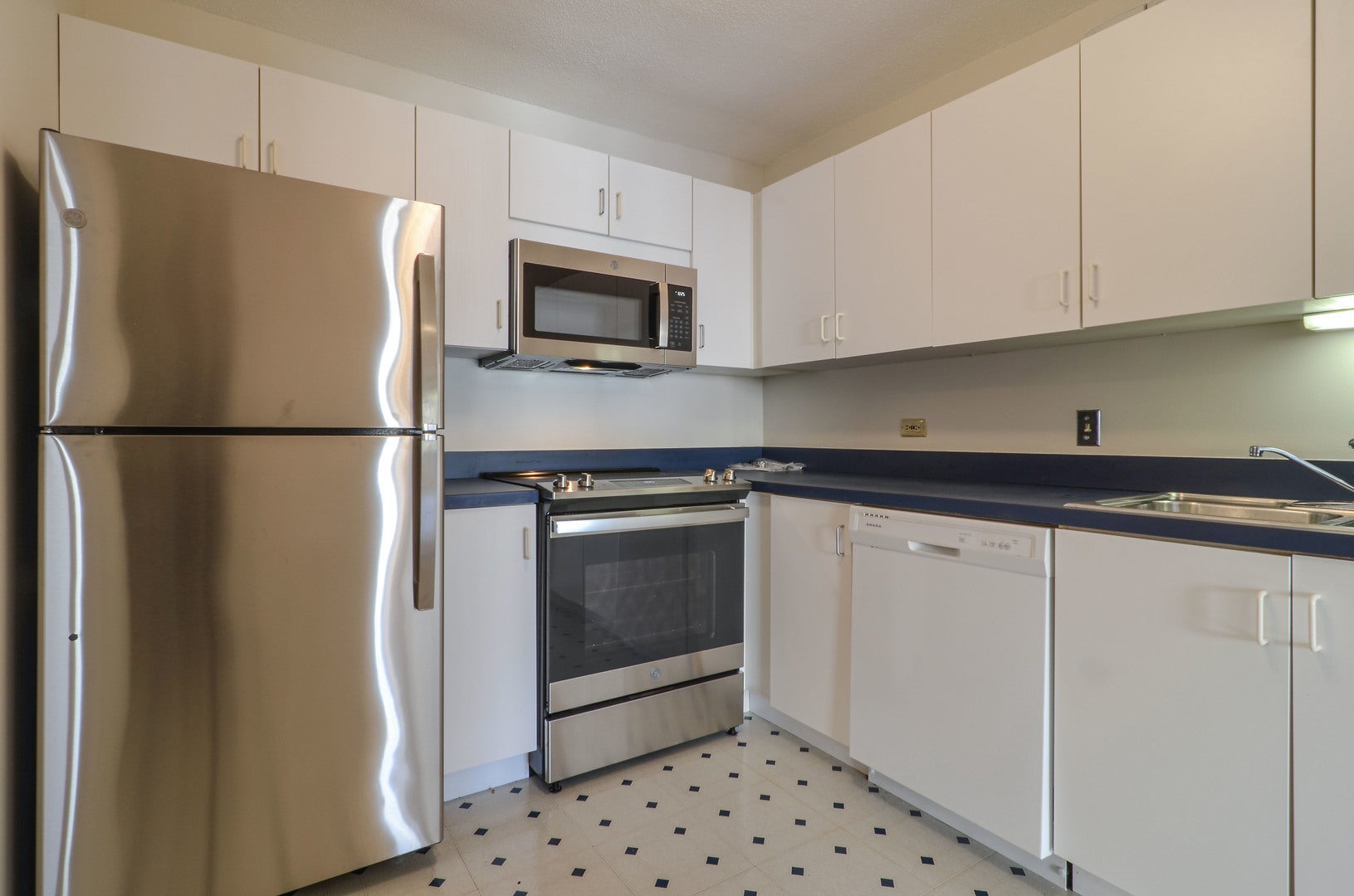 405 N WABASH Avenue 2214
