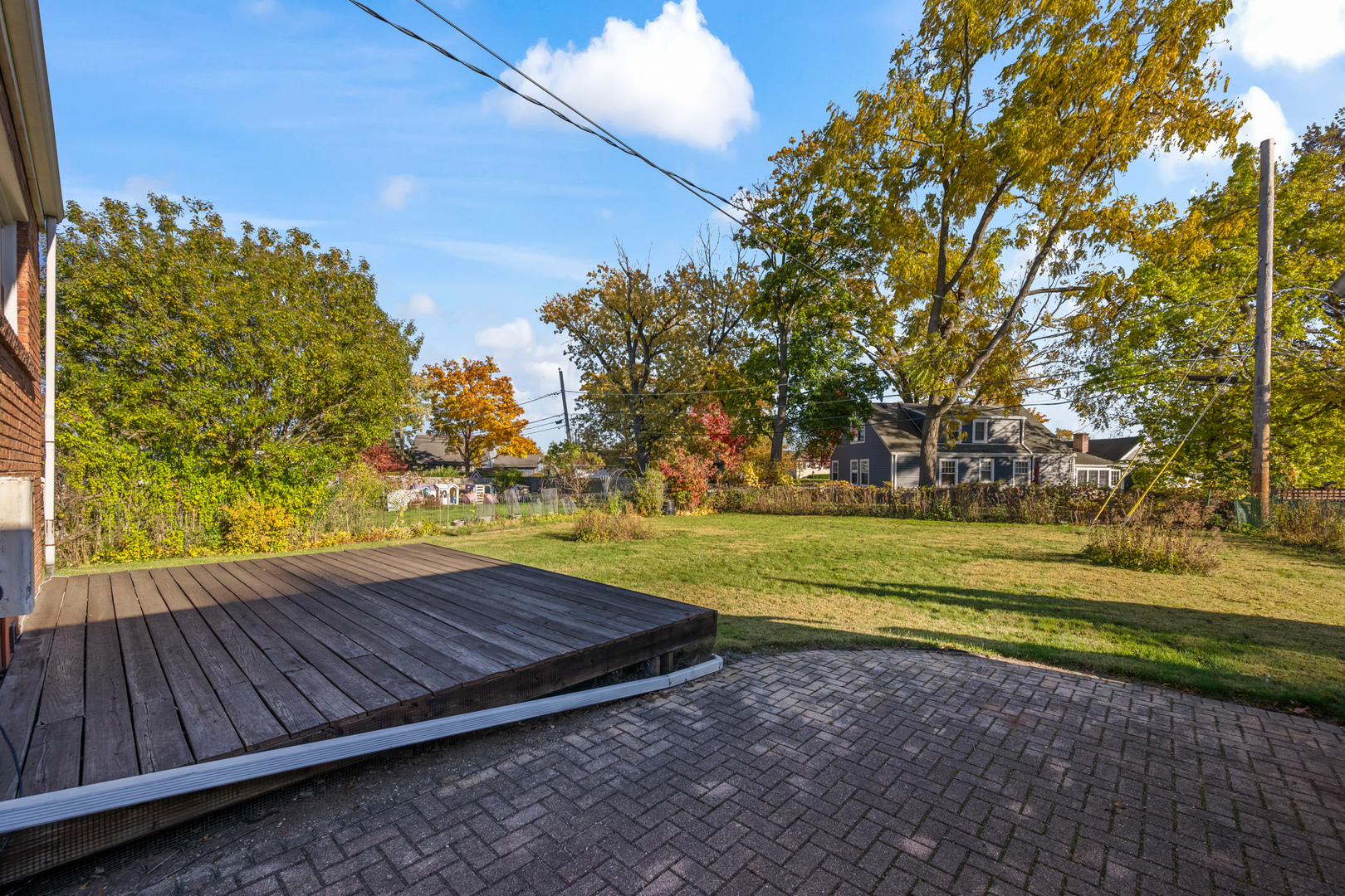 Des Plaines, Illinois 60016, United States, 3 Bedrooms Bedrooms, ,2 BathroomsBathrooms,Residential,Active,238566