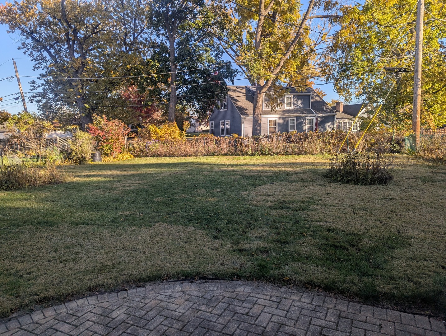 Des Plaines, Illinois 60016, United States, 3 Bedrooms Bedrooms, ,2 BathroomsBathrooms,Residential,Active,238566