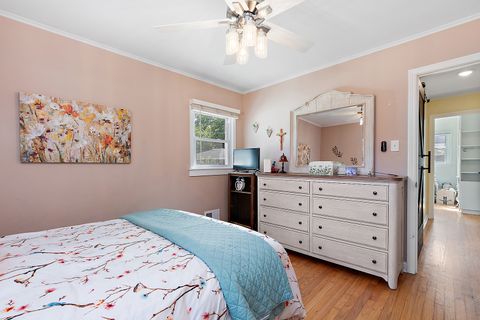 Tiny photo for 10825 Oxford Avenue, Chicago Ridge, IL 60415 (MLS # 12482883)