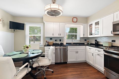 Tiny photo for 10825 Oxford Avenue, Chicago Ridge, IL 60415 (MLS # 12482883)