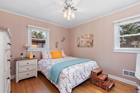 Tiny photo for 10825 Oxford Avenue, Chicago Ridge, IL 60415 (MLS # 12482883)