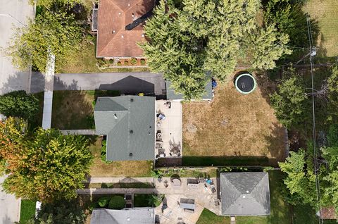 Tiny photo for 10825 Oxford Avenue, Chicago Ridge, IL 60415 (MLS # 12482883)