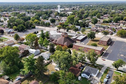 Tiny photo for 10825 Oxford Avenue, Chicago Ridge, IL 60415 (MLS # 12482883)