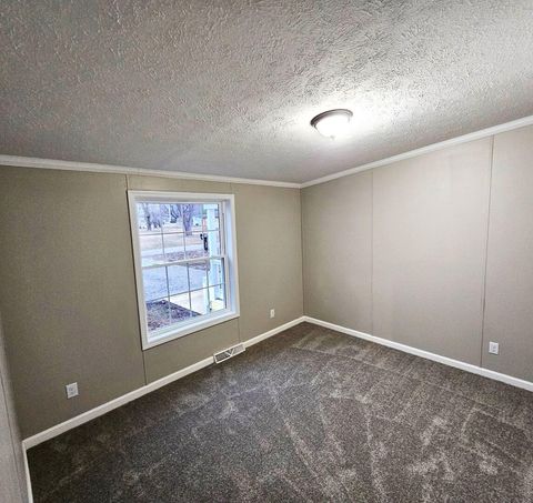 Tiny photo for 2114 Cedar Ave Avenue, Salem, IL 62881 (MLS # 100000457)