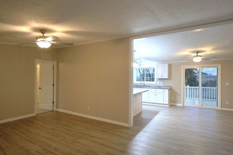 Tiny photo for 2114 Cedar Ave Avenue, Salem, IL 62881 (MLS # 100000457)