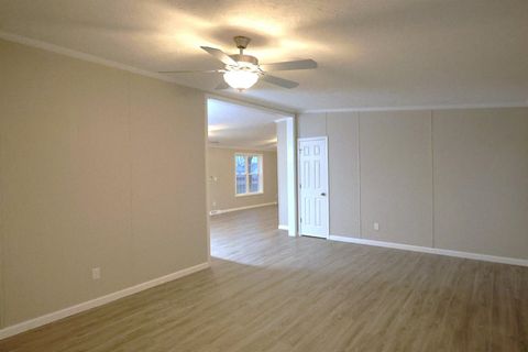 Tiny photo for 2114 Cedar Ave Avenue, Salem, IL 62881 (MLS # 100000457)