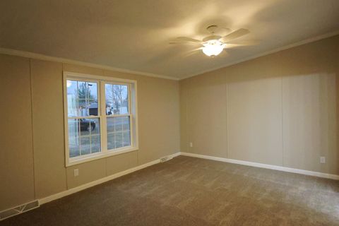 Tiny photo for 2114 Cedar Ave Avenue, Salem, IL 62881 (MLS # 100000457)