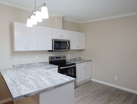 Tiny photo for 2114 Cedar Ave Avenue, Salem, IL 62881 (MLS # 100000457)