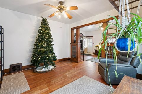 Tiny photo for 2128 N Sturdevant St Street, Davenport, IA 52804 (MLS # 100000281)