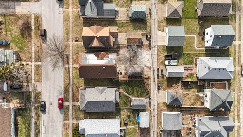 Tiny photo for 2128 N Sturdevant St Street, Davenport, IA 52804 (MLS # 100000281)