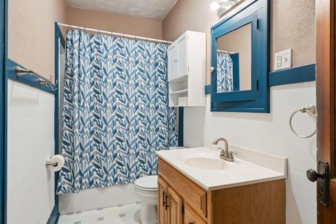 Tiny photo for 2128 N Sturdevant St Street, Davenport, IA 52804 (MLS # 100000281)