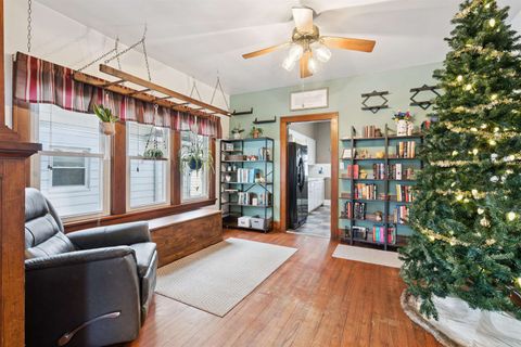 Tiny photo for 2128 N Sturdevant St Street, Davenport, IA 52804 (MLS # 100000281)