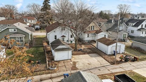 Tiny photo for 2128 N Sturdevant St Street, Davenport, IA 52804 (MLS # 100000281)