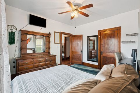 Tiny photo for 2128 N Sturdevant St Street, Davenport, IA 52804 (MLS # 100000281)