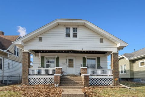 Tiny photo for 2128 N Sturdevant St Street, Davenport, IA 52804 (MLS # 100000281)